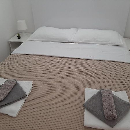 Apartment Enis Barbariga Buitenkant foto