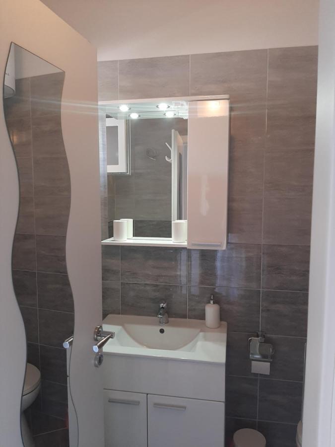 Apartment Enis Barbariga Buitenkant foto