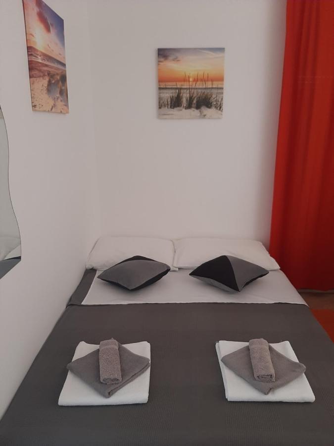 Apartment Enis Barbariga Buitenkant foto