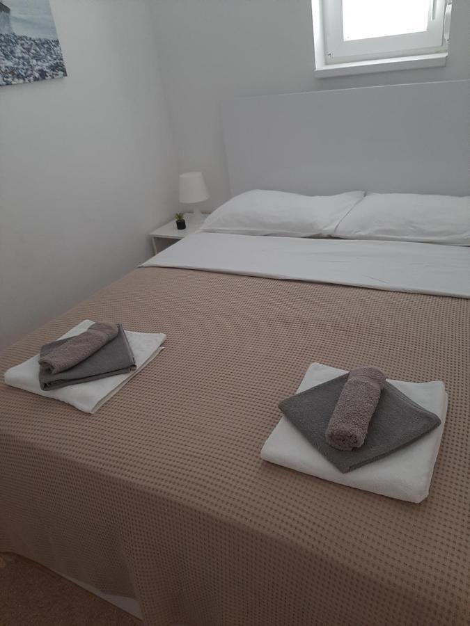 Apartment Enis Barbariga Buitenkant foto